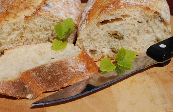 Pane Appena Sfornato Con Burro Menta — Foto Stock