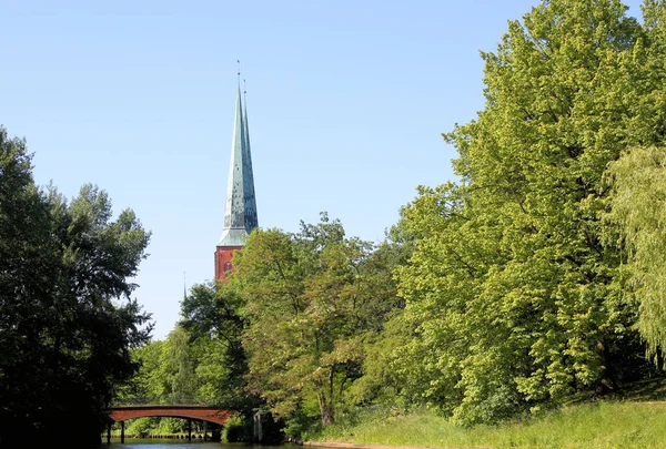 Szenischer Blick Auf Die Christliche Kirchenarchitektur — Stockfoto