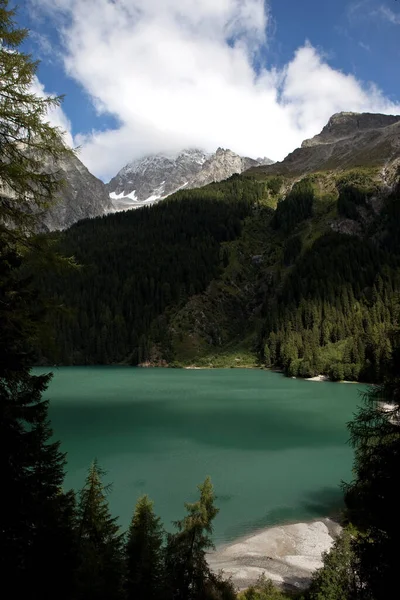 Güney Tyrol Daki Antholz Gölü Bak — Stok fotoğraf