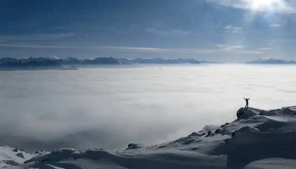Winterlandschap Met Besneeuwde Bergen — Stockfoto