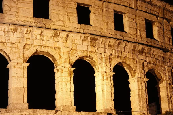 Anfiteatro Pola Notte — Foto Stock