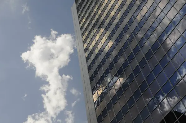 高層ビルへの反省 — ストック写真