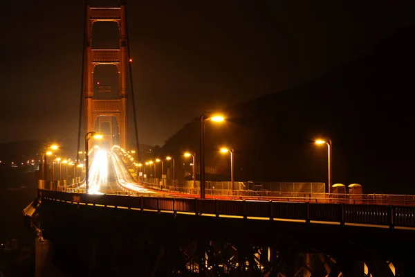 Geceleri Golden Gate Köprüsü — Stok fotoğraf