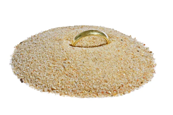 Gold Ring Sand — Stock Photo, Image