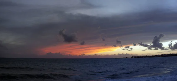 Красивое Живописное Закатное Небо — стоковое фото