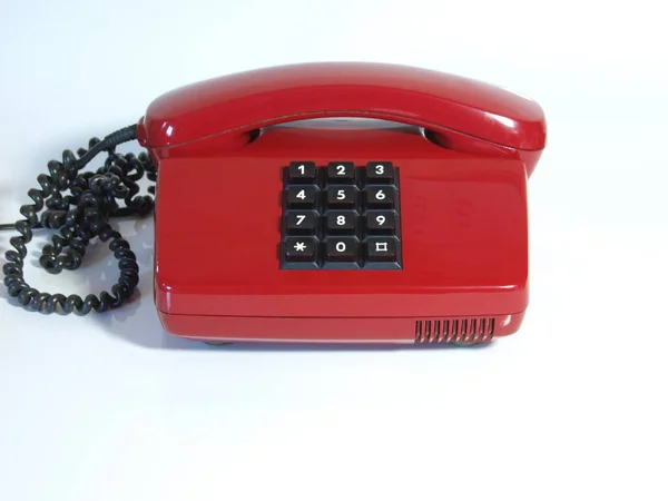 Röd Telefon Den Vita Bakgrunden — Stockfoto