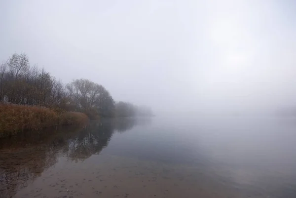 Lac Dans Brouillard — Photo