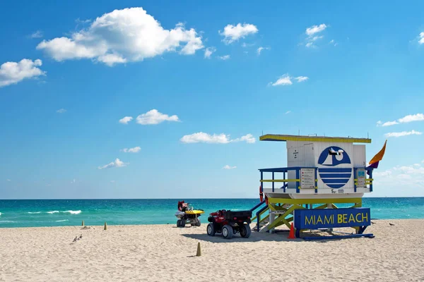 Rettungsschwimmerturm Miami Beach — Stockfoto