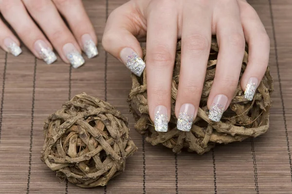 Manicure Pedicure Mãos Femininas Com Uma Bela Unhas Bem Cuidados — Fotografia de Stock