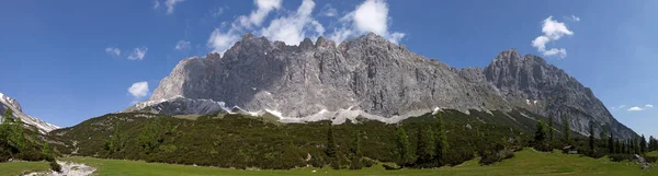Γραφική Θέα Του Όμορφου Τοπίου Οροσειρά — Φωτογραφία Αρχείου