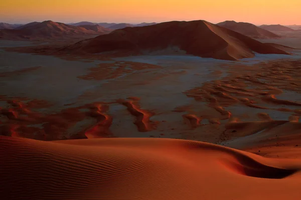 Wüstenlandschaft Mit Bergen Und Sonne — Stockfoto