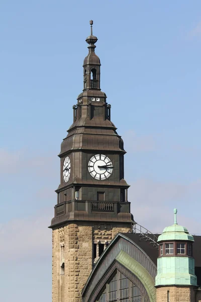 Hamburg Merkez Stasyonunun Saat Kulesi — Stok fotoğraf