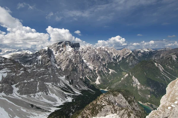 Vista Panorâmica Bela Paisagem Com Gama Montanhas — Fotografia de Stock