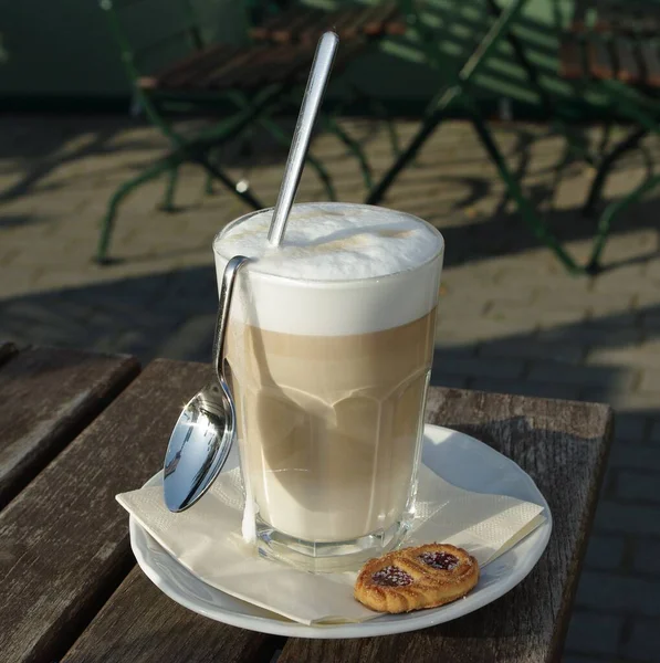 Latte Macchiato Ren Njutning — Stockfoto