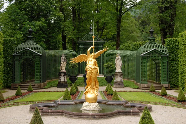 Park Rund Schloss Linderhof — Stockfoto