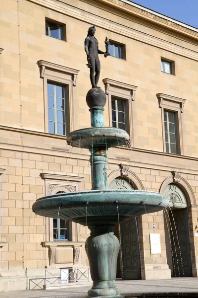 Kronprinz Rupprecht Brunnen Marstallplatz München — Stockfoto