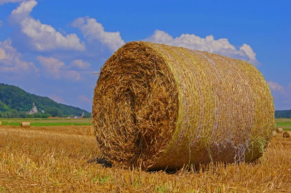 Akkerbouw Met Strobalen — Stockfoto