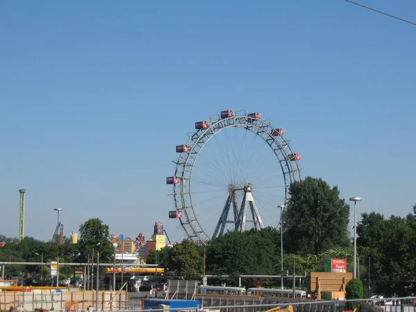 Obří Kolotoč Zábavní Park — Stock fotografie