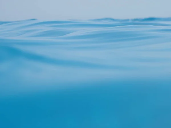 Επιφάνεια Γαλάζιου Θαλασσινού Νερού — Φωτογραφία Αρχείου