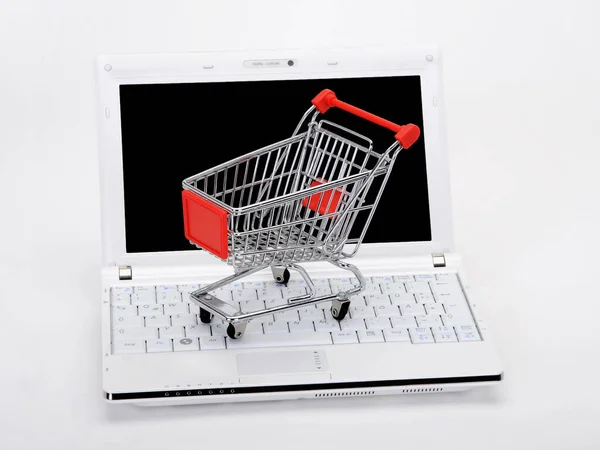 Carrinho Compras Laptop Mesa — Fotografia de Stock