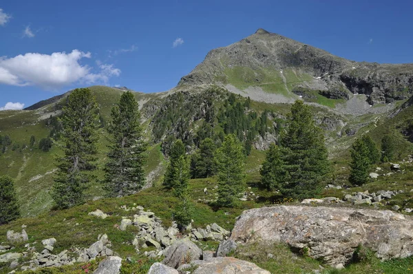 Los Alpes Son Sistema Montañoso Más Alto Extenso Que Encuentra — Foto de Stock