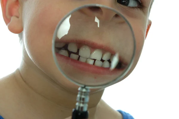 Primer Plano Joven Con Cepillo Dientes —  Fotos de Stock