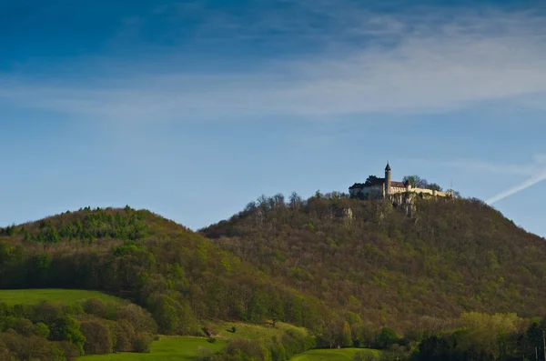 Malebný Pohled Majestátní Středověkou Hradní Architekturu — Stock fotografie