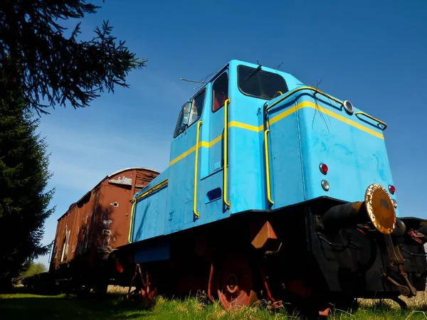 Vieux Train Rouillé Dans Domaine — Photo