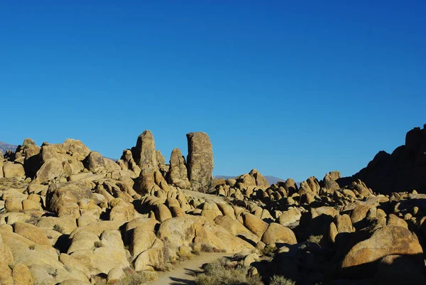 Bizarní Alabama Hills Kalifornie — Stock fotografie