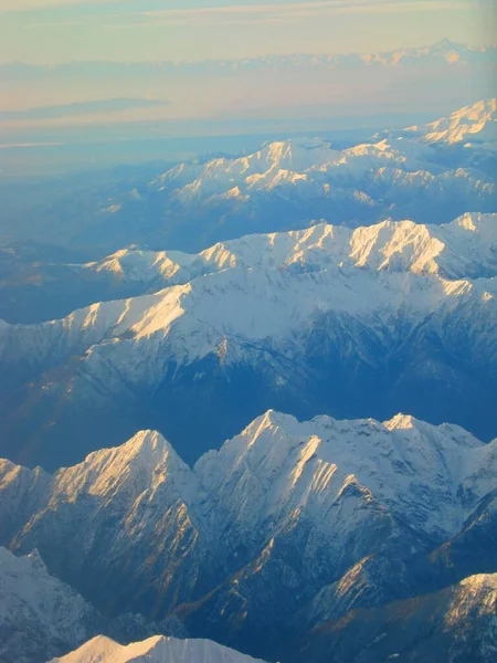 Vista Panorámica Del Hermoso Paisaje Con Cordillera — Foto de Stock