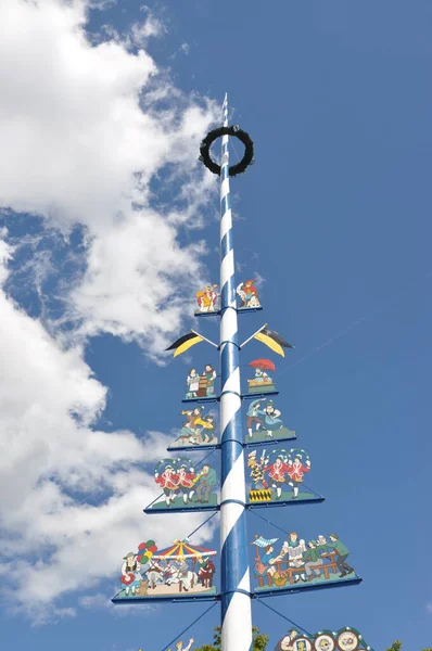 Maibaum Viktualienmarkt Mnichově — Stock fotografie