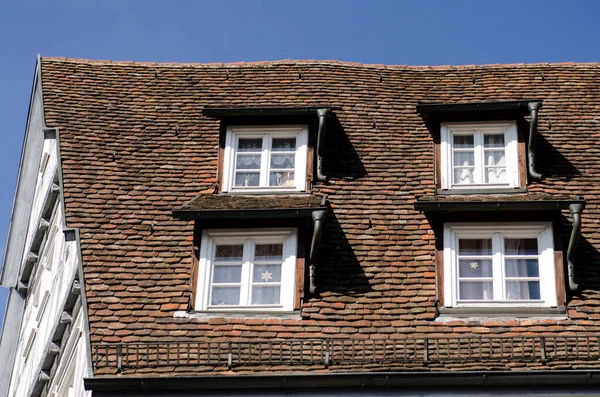 Techo Histórico Ventanas Una Casa Entramado Madera — Foto de Stock