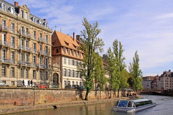 Łódź Wycieczkowa Chorym Statku Strasburgu — Zdjęcie stockowe