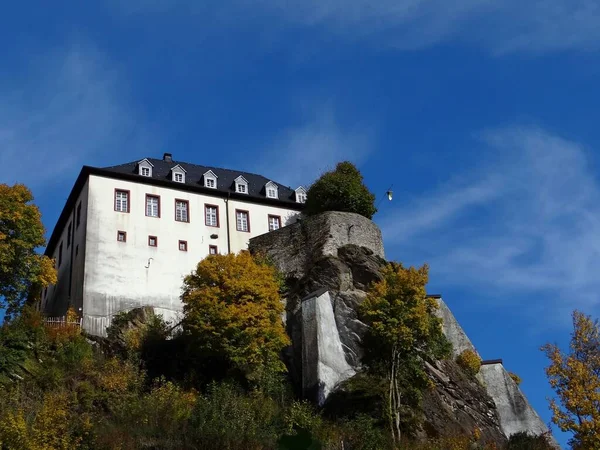 Malerischer Blick Auf Die Majestätische Mittelalterliche Burgarchitektur — Stockfoto