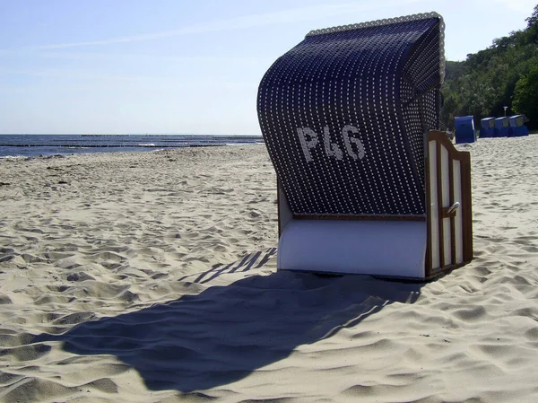 Strandstoelen Aan Zandkust Van Baltische Zee — Stockfoto