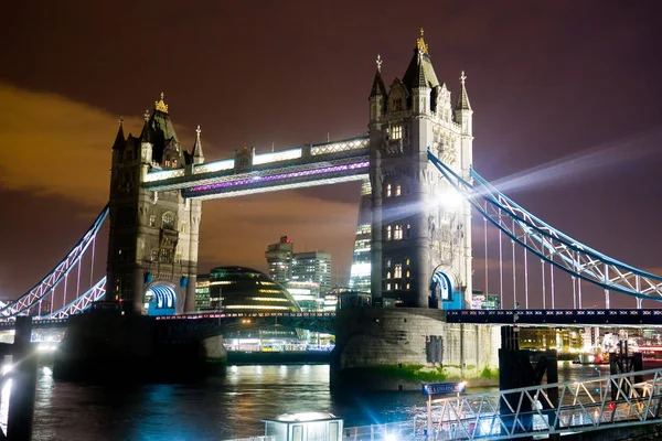 Clássico Tiro Longo Prazo Tower Bridge Londres Inglaterra Retrospectiva Refrescado — Fotografia de Stock