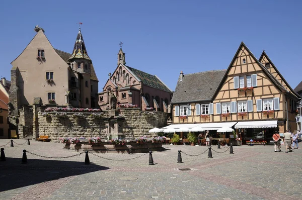 Κάστρο Και Παρεκκλήσι Στο Eguisheim Αλσατία — Φωτογραφία Αρχείου