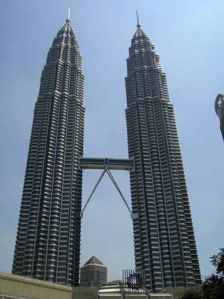 マレーシアのクアラルンプールにあるペトロナスツインタワー — ストック写真