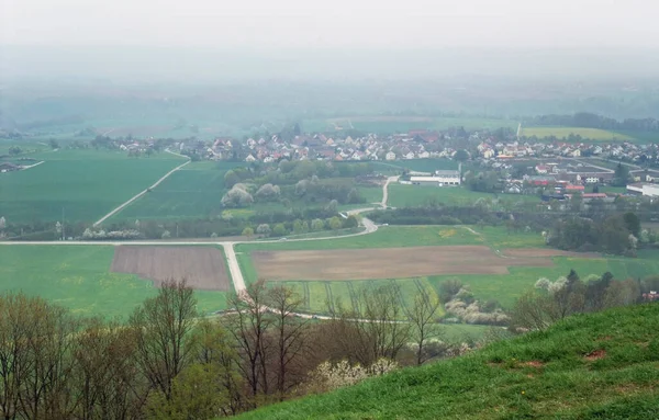 Mgliste Krajobrazy Wiosnę Widziane Wzgórza Einkorn Koło Schwaebisch Hall Niemczech — Zdjęcie stockowe