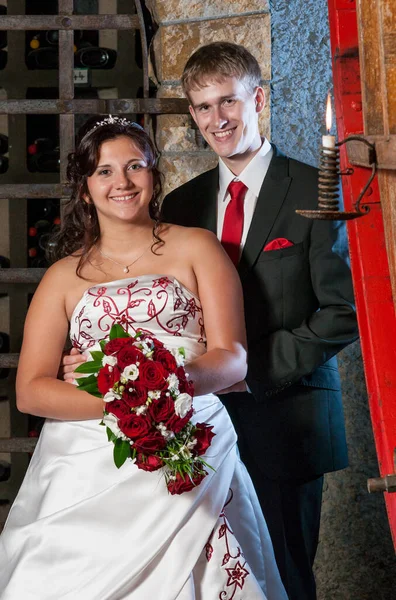 Newlyweds Wine Cellar — Stock Photo, Image