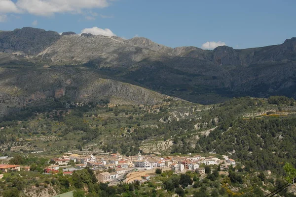 スペイン 山の中の隠された村 — ストック写真