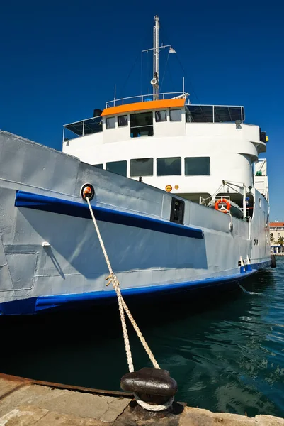 Utasszállító Komp Zadar Kikötőjében — Stock Fotó