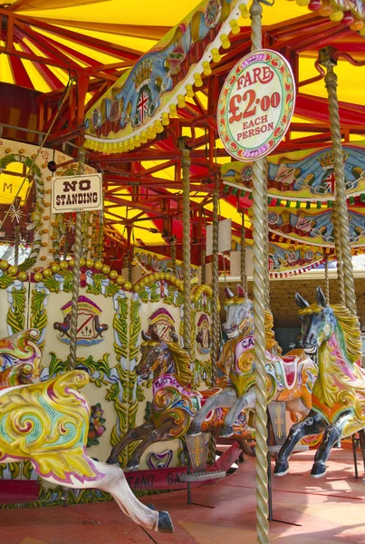 Carrousel Traditionnel Avec Des Chevaux Bois Colorés Londres Angleterre Royaume — Photo