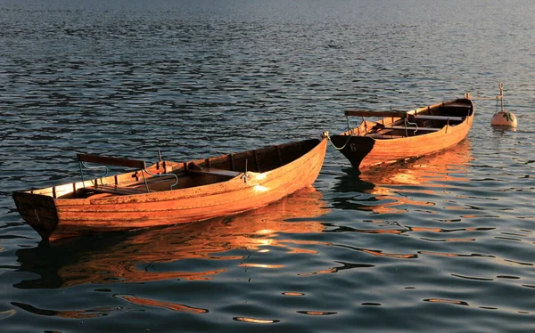 Schöner See Vor Naturkulisse — Stockfoto