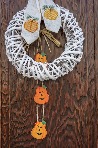 Decorazione Zucca Halloween Sulla Porta Legno — Foto Stock