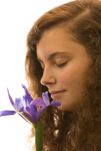 Una Joven Mujer Bonita Sostiene Una Flor Mano Huele —  Fotos de Stock