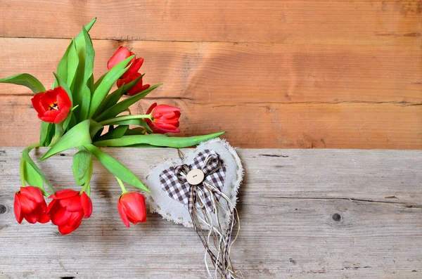 Frühlingsblumen Auf Holzgrund — Stockfoto