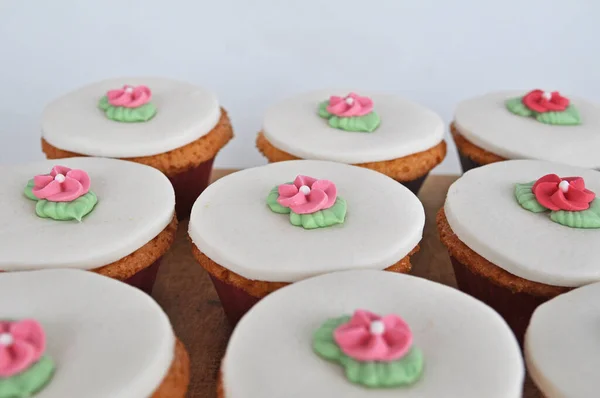 Cupcakes Boda Pasteles Magdalenas —  Fotos de Stock