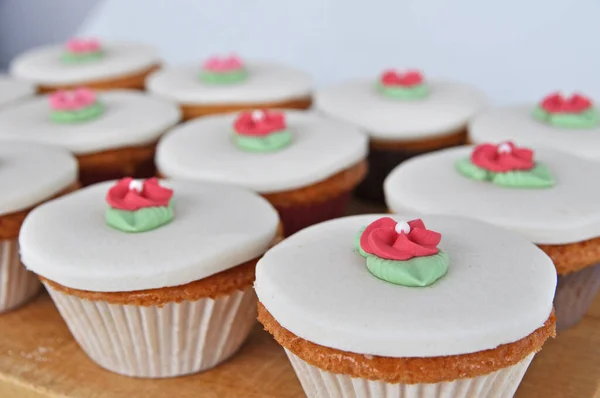 Cupcakes Boda Pasteles Magdalenas —  Fotos de Stock