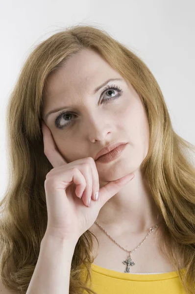 Head Shoulder Portrait Young Blonde Woman Looking Leaning Her Right — Stock Photo, Image